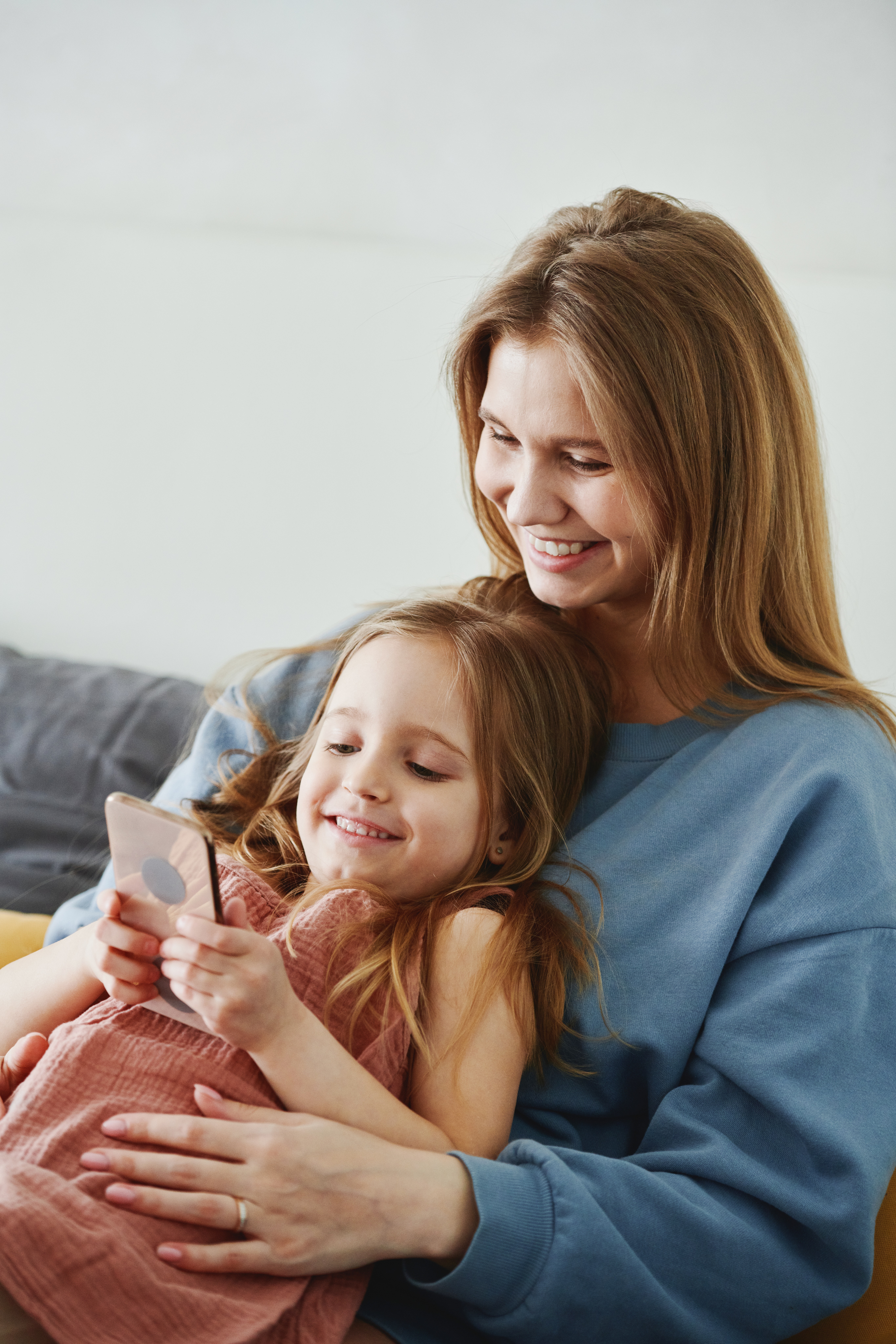 Dumfries&Galloway Training Graphics FB option 22 Mother and daughter on a phone